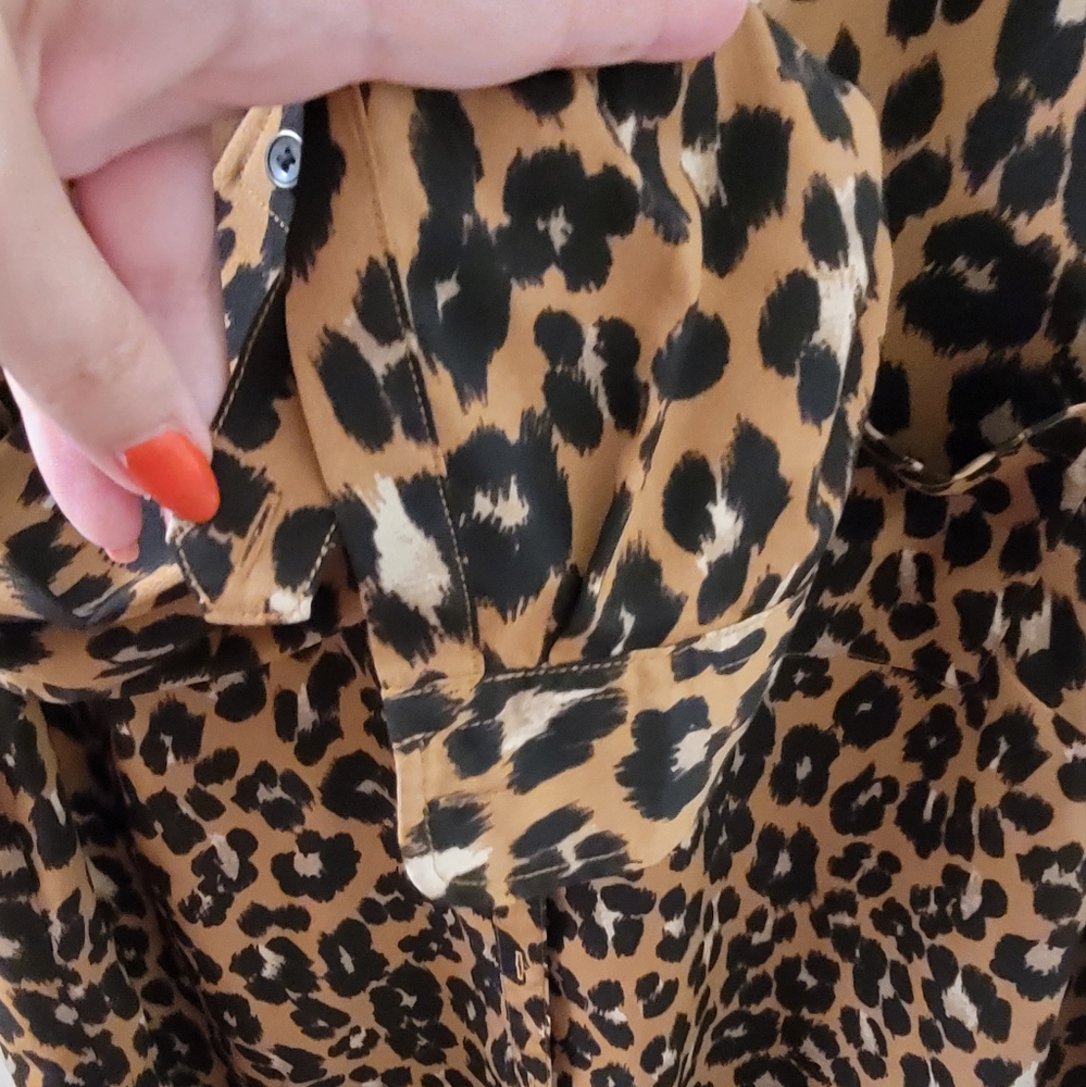 Talbots Medium Long Sleeve Button Down Shirt Anim… - image 3